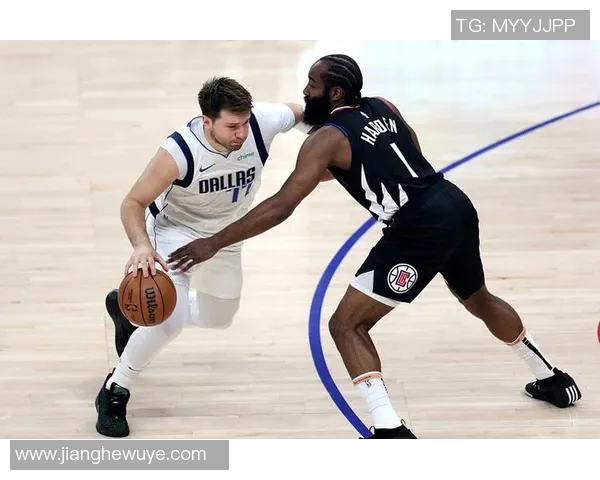 灰熊与独行侠激战正酣精彩比赛直播全程回顾与分析