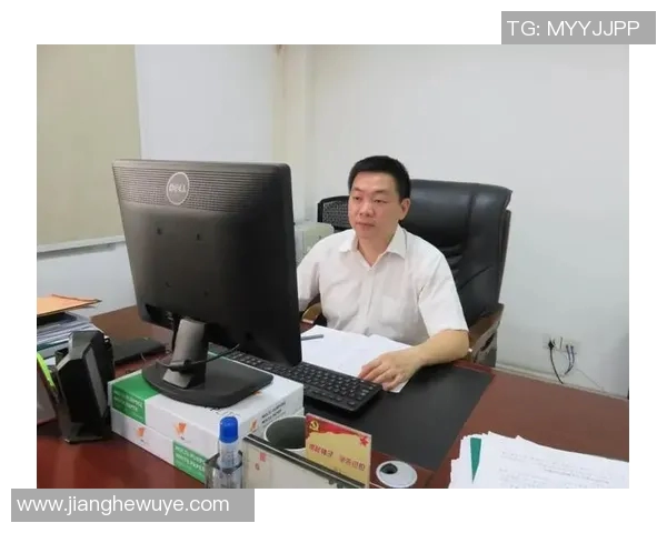 李军专访:从青涩少年到篮球传奇的奋斗与成长历程回顾 李军专访:从青涩少年到篮球传奇的奋斗与成长历程回顾