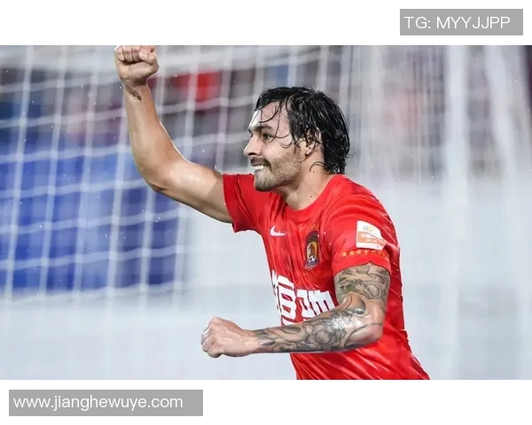 广州足球队实力揭秘：从战术到球员全面剖析球队的辉煌与挑战