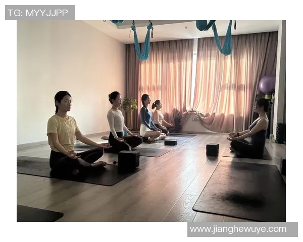 瑜伽修习：探索身体与心灵的和谐之道，提升身心健康的完整指南