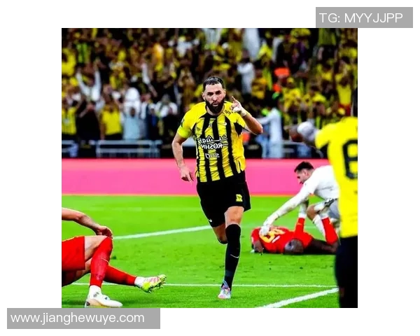 足坛现役前十球员全面盘点与未来发展趋势分析 足坛现役前十球员全面盘点与未来发展趋势分析